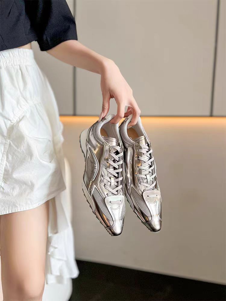 ファッショナブルなポインテッドトゥスポーツシューズ レディー - Women Shoes Hong Kong のレビューと価格