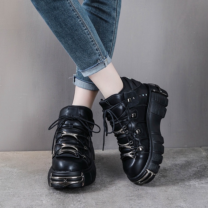 エッジーなファッションの必需品！ ヘビーメタル厚底ハイトップ - Women Shoes Must Have のレビューと価格