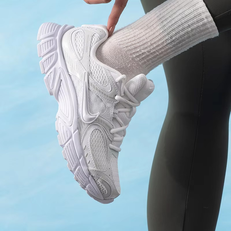 ナイキ W NIKE V5 RNR HQ7901-101 通 - Women Shoes Hong Kong のレビューと価格