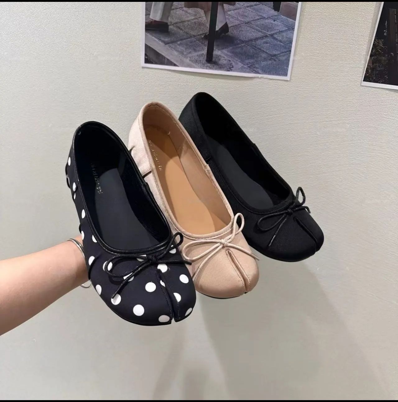マストハブ女性用光沢のあるサテンタビスプリットトゥフラットス - Women Shoes Must Have のレビューと価格