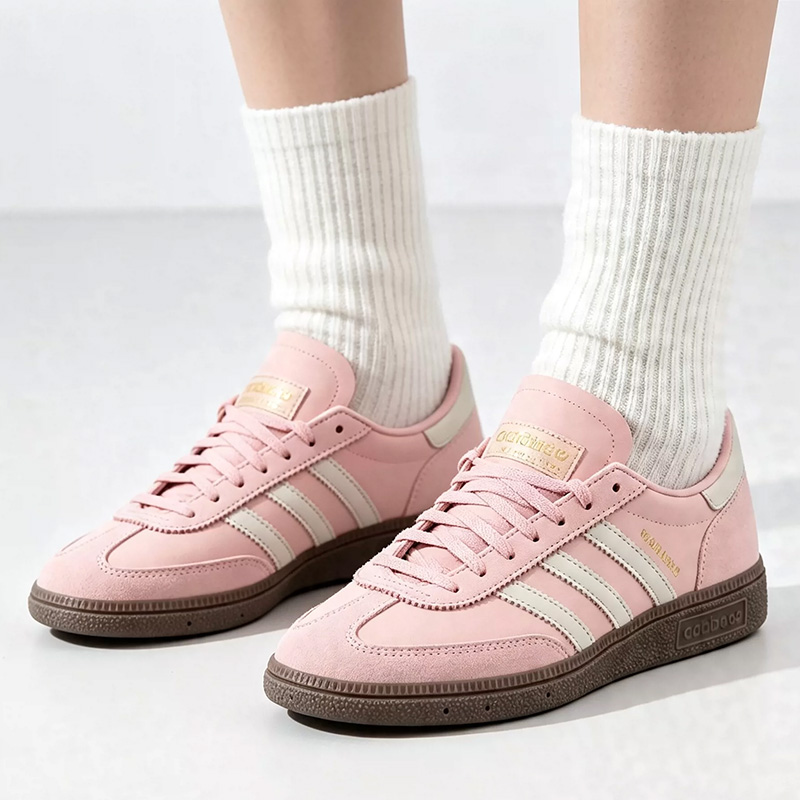 アディダス正規品のクローバー柄スニーカー、女性用、夏のスポー - Women Shoes Hong Kong のレビューと価格
