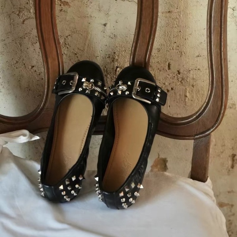 ボルトラウンドヘッドシングルシューズレディースレザーバックル - Shoes Women Pumps のレビューと価格