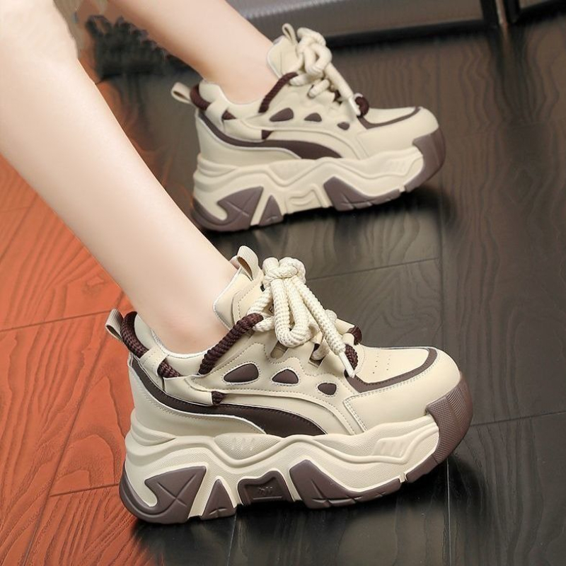 2025年冬のマストアイテム、厚底8cmチャンキースニーカー - Women Shoes Must Have のレビューと価格