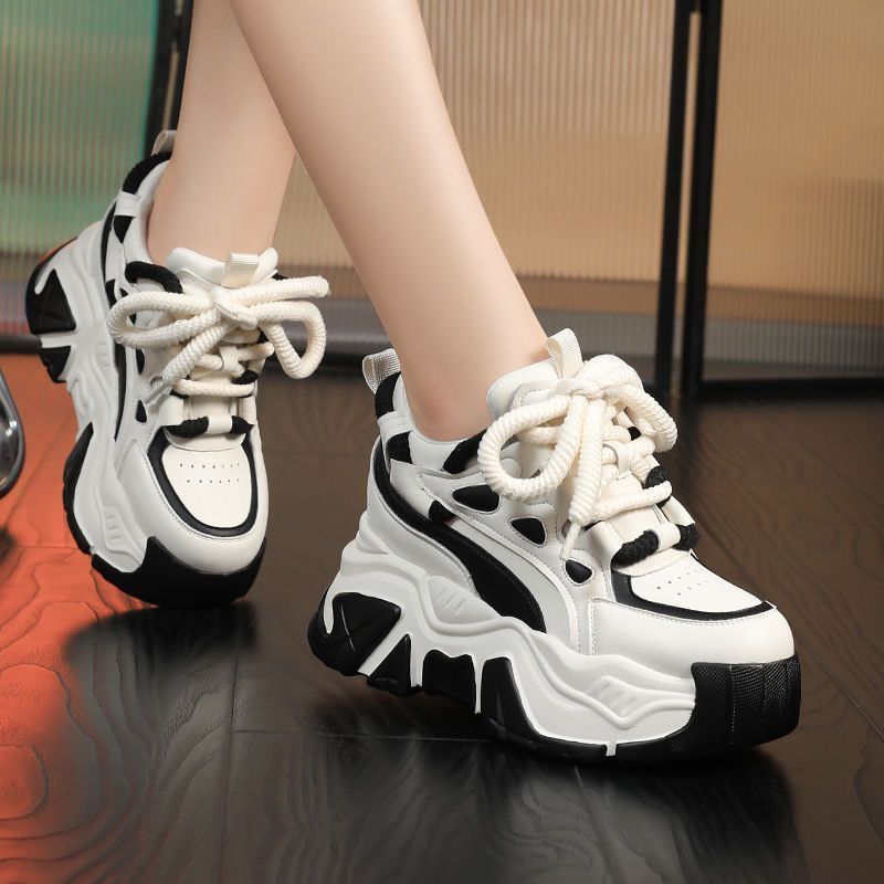 2025年冬のマストアイテム、厚底8cmチャンキースニーカー - Women Shoes Must Have のレビューと価格